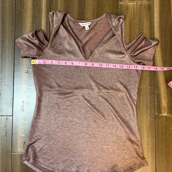 Juicy Couture XS Shimmery Metallic Tinsel Bronze V Nec Cold Shoulder Blouse Tank - Picture 2 of 6